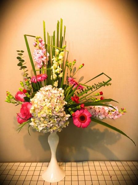 艺术插花怎么选花材_艺术插花适合放哪里