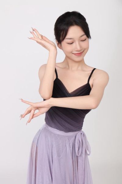 舞蹈照片怎么拍才好看_舞蹈艺术照文案怎么写